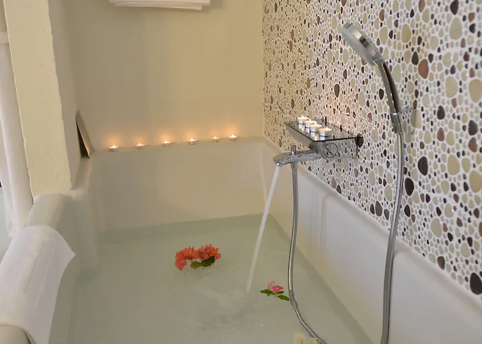 Отель Marge Кешме